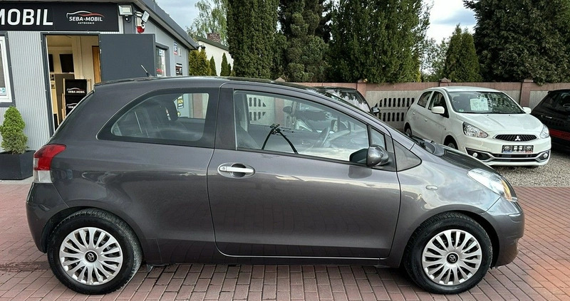 Toyota Yaris cena 14900 przebieg: 231000, rok produkcji 2010 z Łomianki małe 191